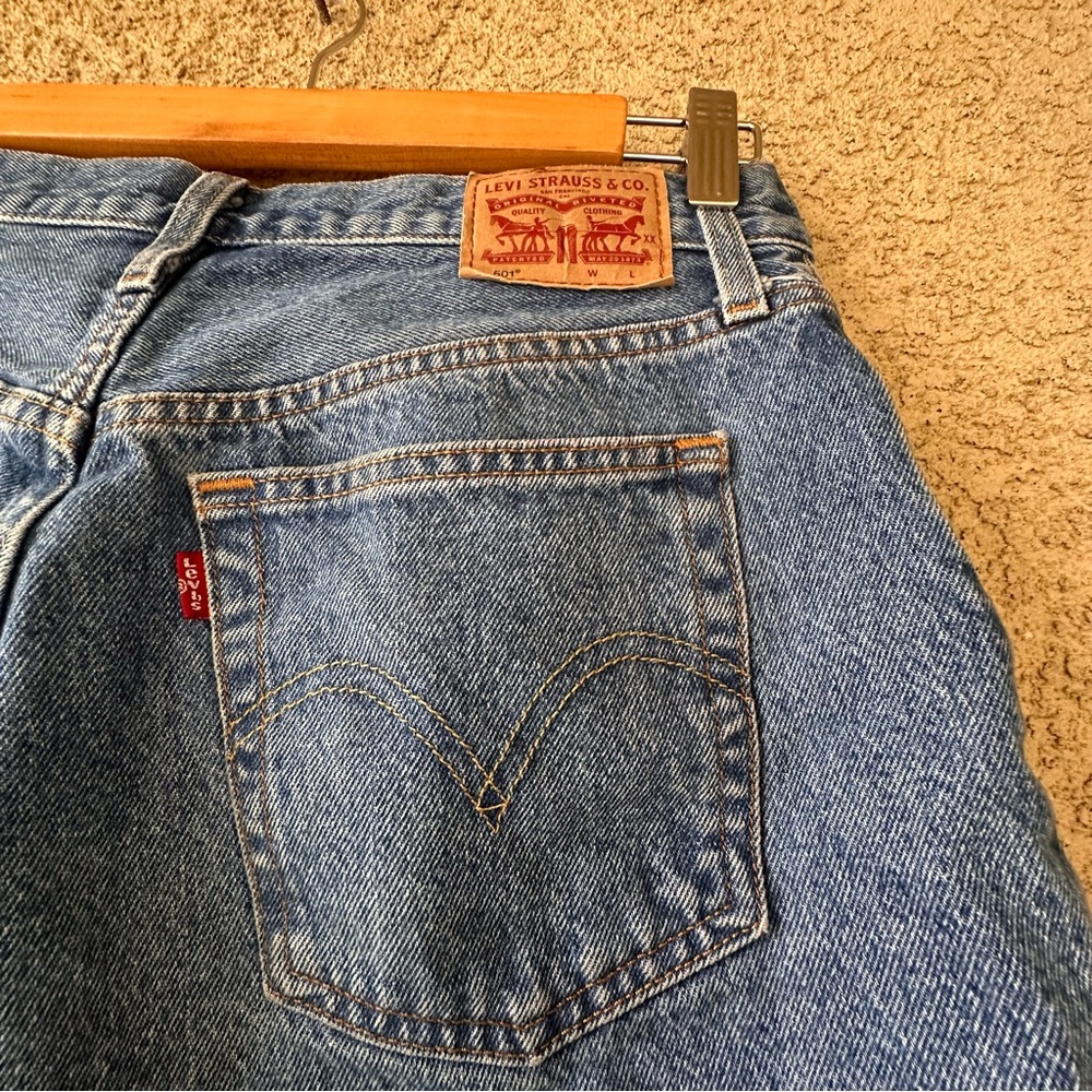 Levi's 501 Classic Blue Jean Shorts Jorts - Picture 7 of 11